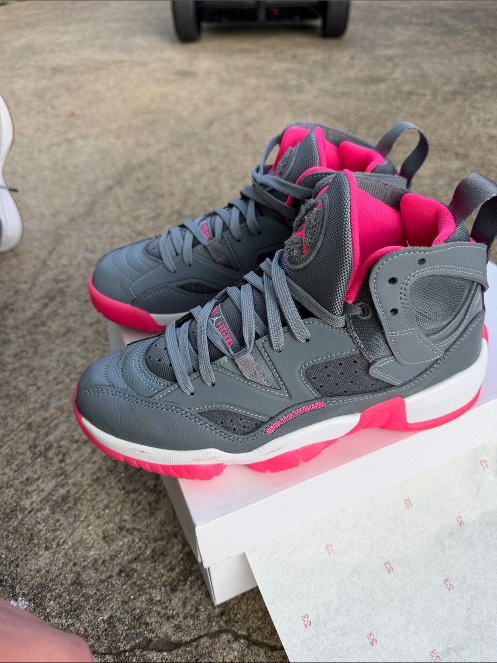 Nike Air jumpman- Gray & Hot Pink - Picture 2 of 5